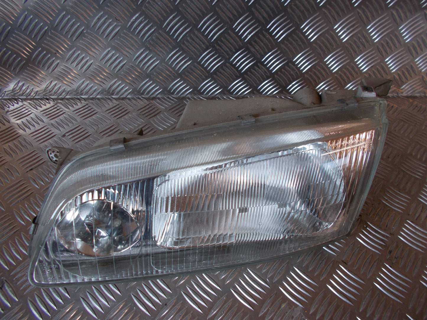 Hyundai H1 Forlygte Med OEM Nr. 9210347010 Fra Hyundai Ophugger