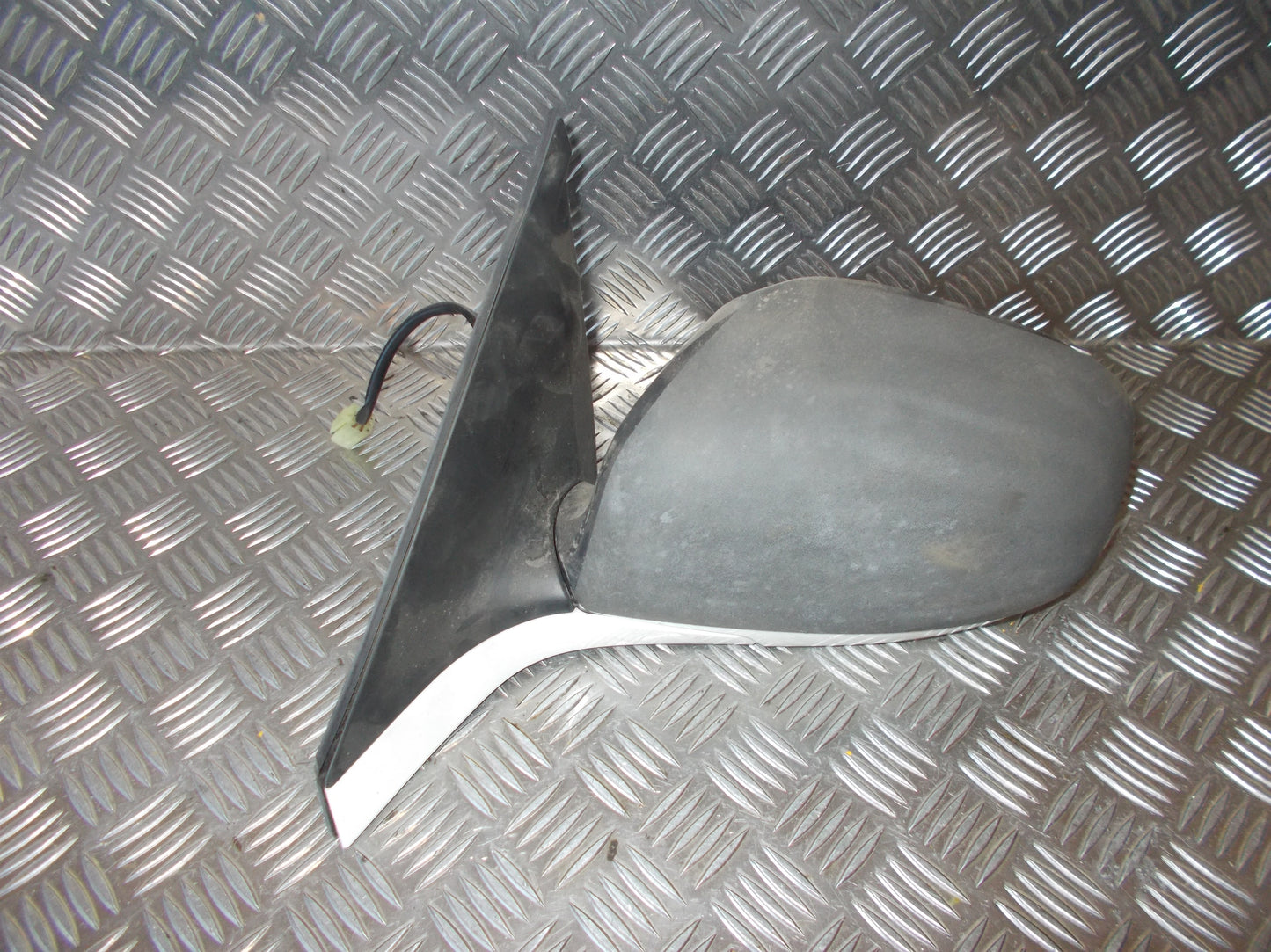 Suzuki Swift Sidespejl Med OEM Nr. Ophugger Fra Suzuki Ophugger