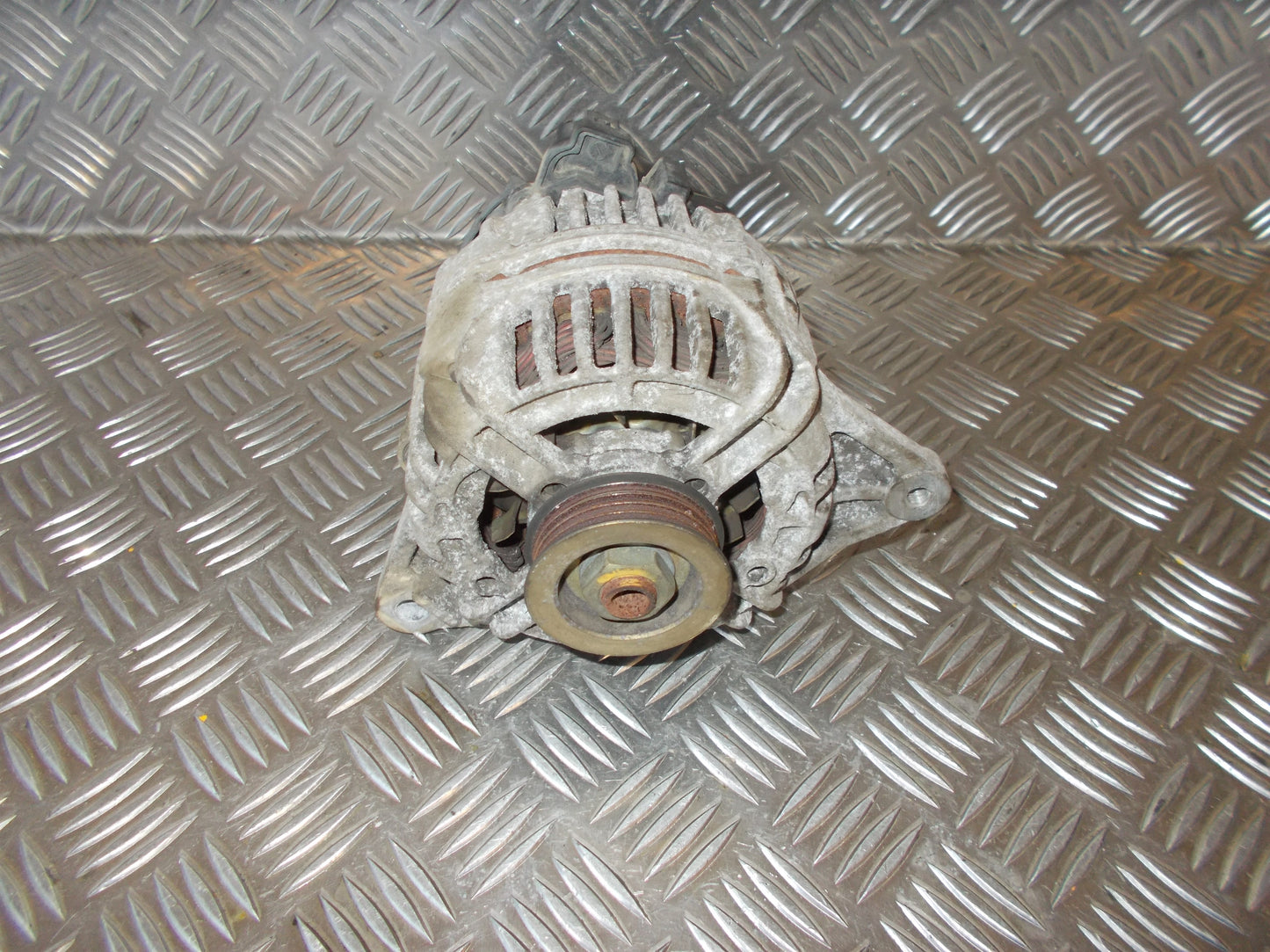 Mitsubishi Carisma Generator Med OEM Nr. 0124325010 Fra Mitsubishi Ophugger