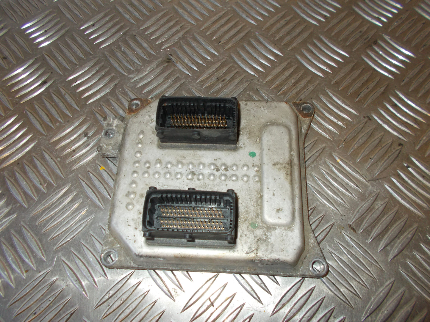 Opel Zafira B Motorstyring - Motorstyreboks - Injection Elboks Med OEM Nr. 55567114 Fra Opel Ophugger