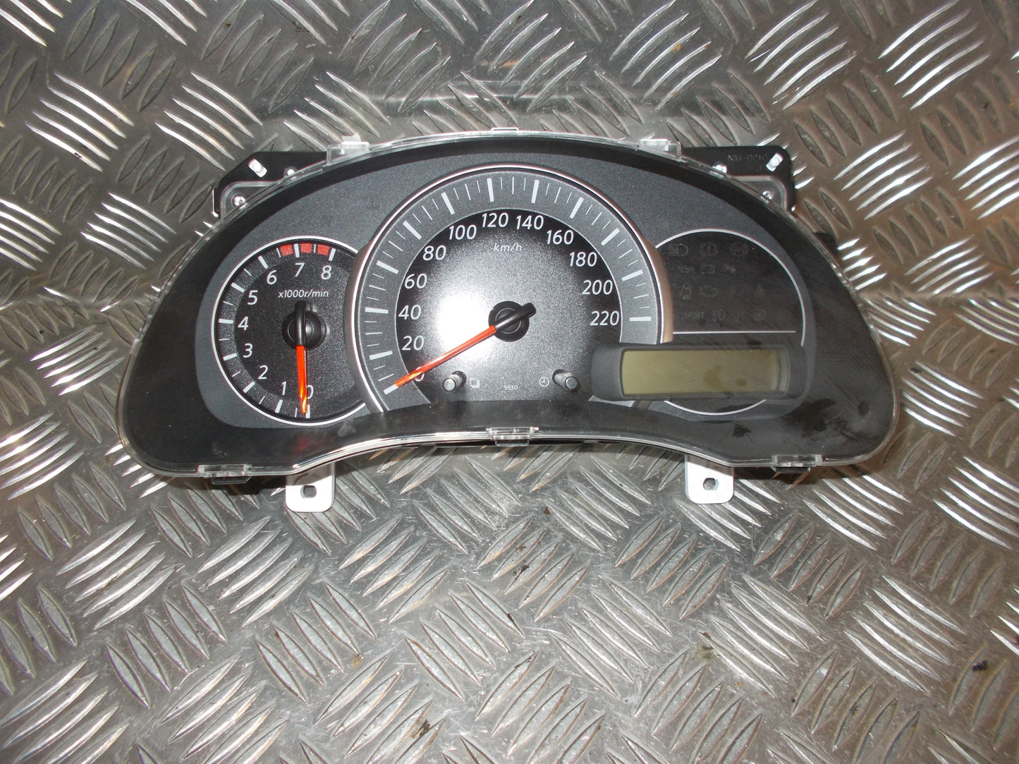Nissan Micra K13 Speedometer - Instrument Med OEM Nr. 248103HN9c Fra Nissan Ophugger
