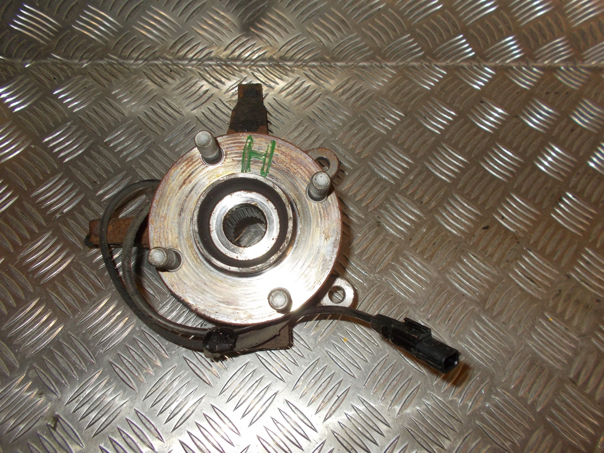 Nissan Micra K13 Spindel For H Med OEM Nr. 400141HA0A Fra Nissan Ophugger
