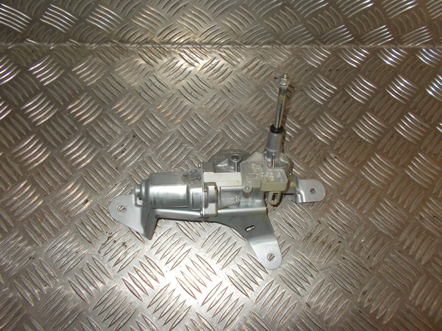 Nissan Micra K13 Bagrudevisker Motor Med OEM Nr. 287101HA0A Fra Nissan Ophugger
