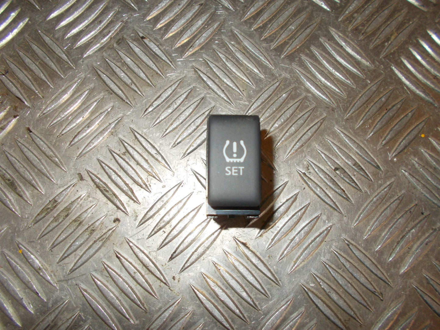 Nissan Micra K13 Kontakt Diverse Med OEM Nr. 8857 Fra Nissan Ophugger