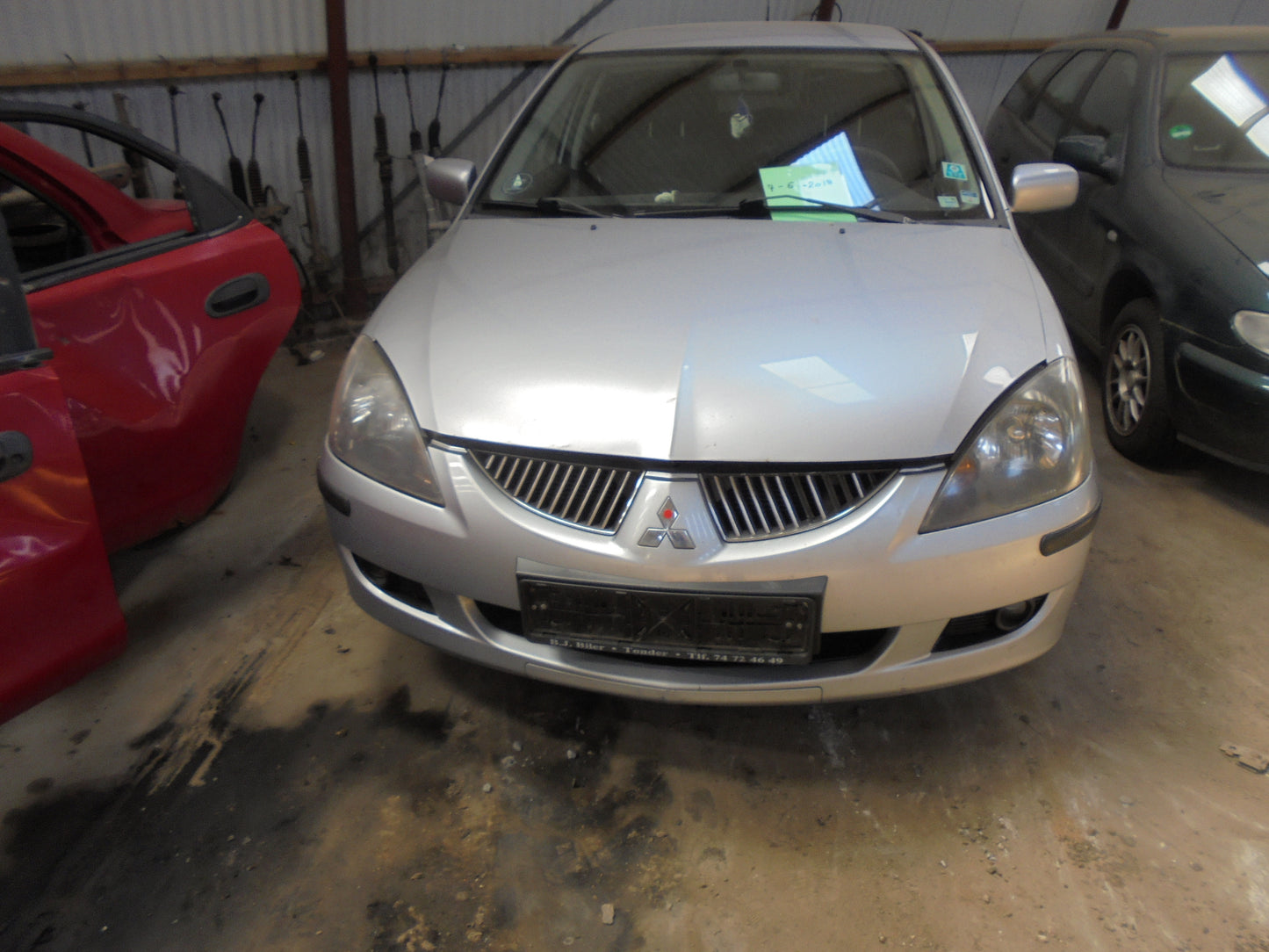 Mitsubishi Lancer Pluk-Selv-Bil Med OEM Nr. Ophugger Fra Mitsubishi Ophugger