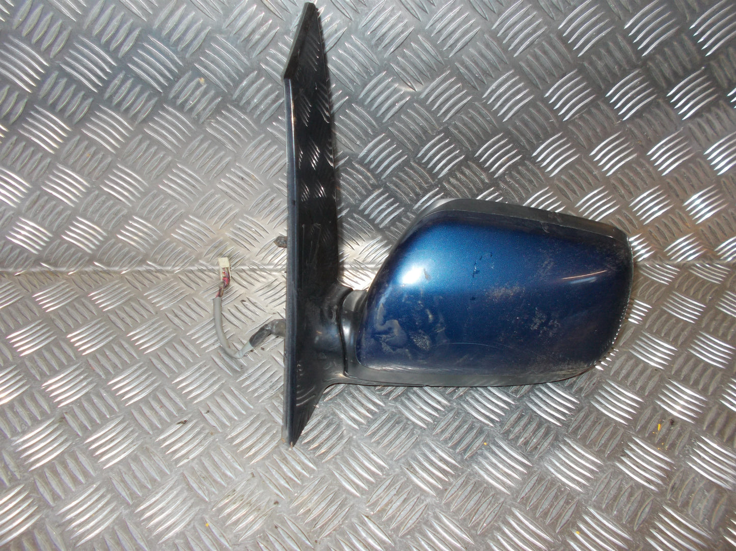 Toyota Avensis Verso Sidespejl Med OEM Nr. 8794044110 Fra Toyota Ophugger