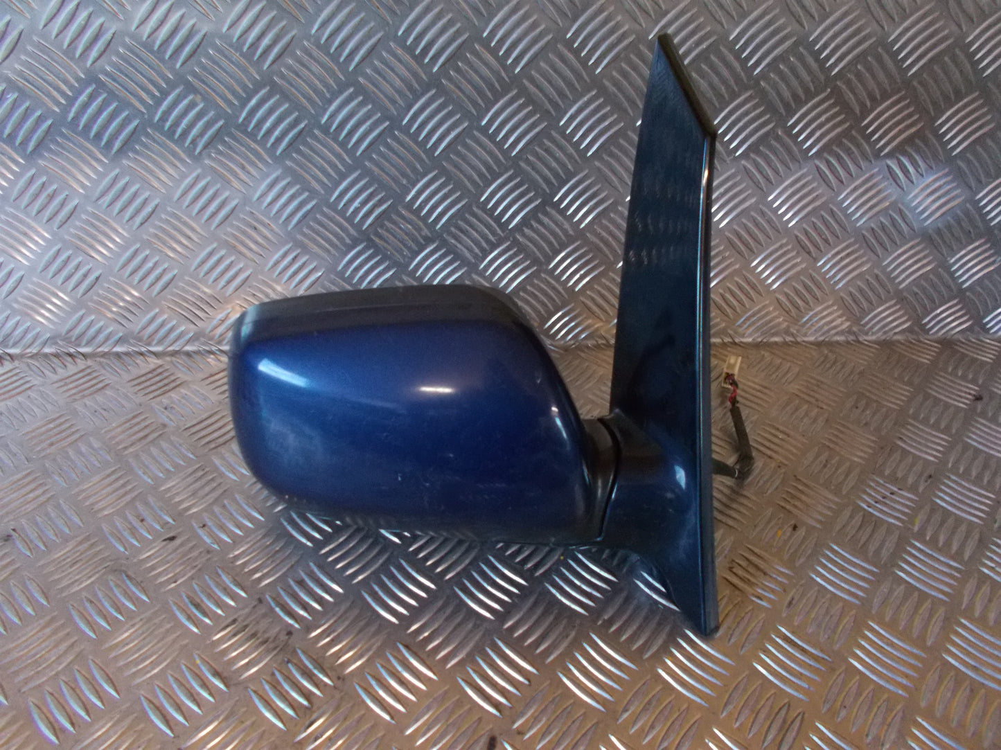 Toyota Avensis Verso Sidespejl Med OEM Nr. 8791044110 Fra Toyota Ophugger