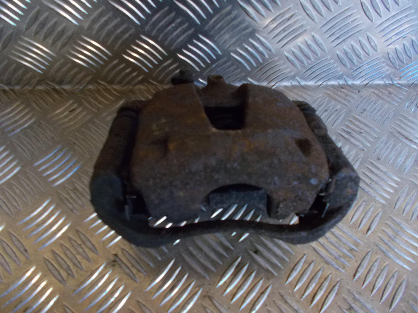 Peugeot Bipper Bremsekaliber Hf Med OEM Nr. Ophugger Fra Peugeot Ophugger