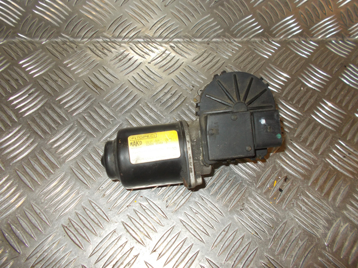 Peugeot Bipper Viskermotor Med OEM Nr. Ophugger Fra Peugeot Ophugger