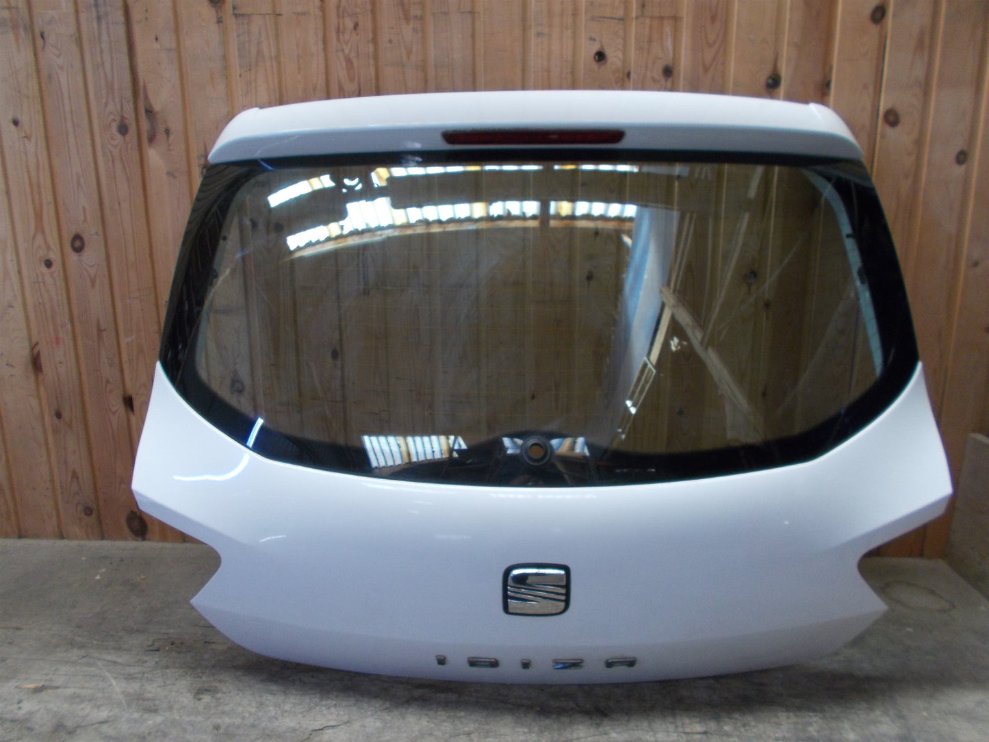 Seat Ibiza 6J Bagklap Med OEM Nr. 6J3827024 Fra Seat Ophugger