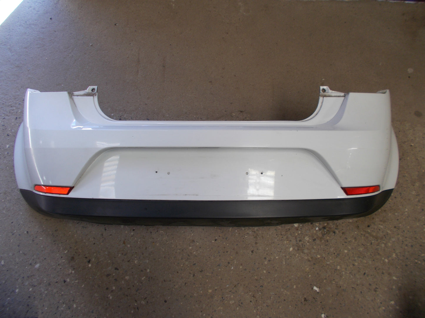 Seat Ibiza 6J Bagkofanger Med OEM Nr. 6J3807421 Fra Seat Ophugger