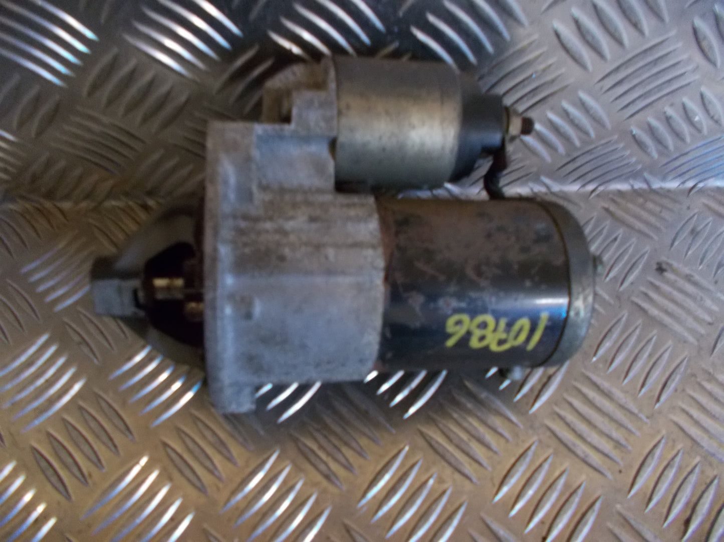 Mitsubishi Lancer Starter Med OEM Nr. M000T20672 Fra Mitsubishi Ophugger