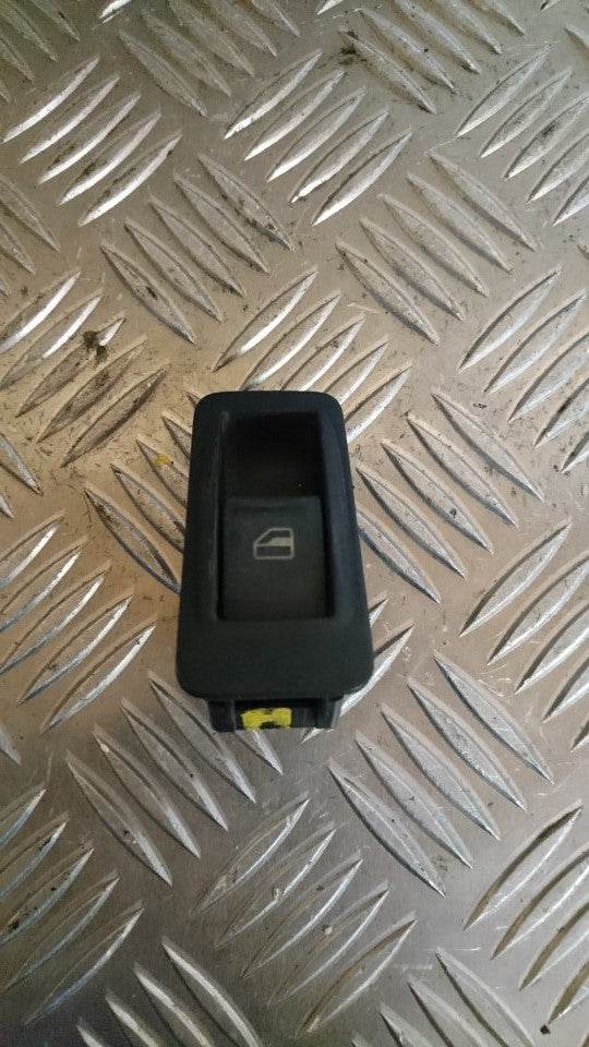 VW Golf 6 1K Kontakt Rudehejs Med OEM Nr. 7H5959539 Fra VW Ophugger