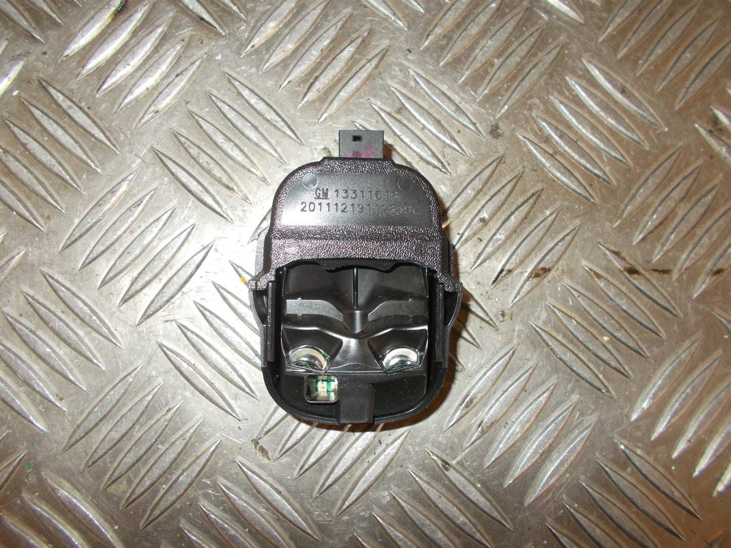 Opel Astra J Regnsensor Med OEM Nr. 13311618 Fra Opel Ophugger