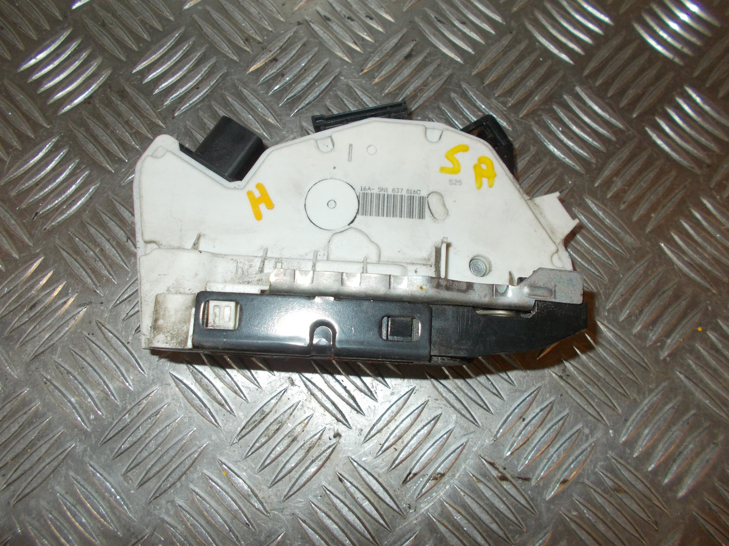 Seat Ibiza Dørlås Med OEM Nr. 5N1837016C Fra Seat Ophugger