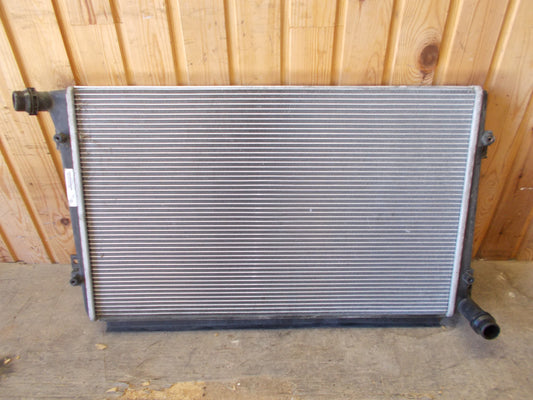 Skoda Octavia Køler Med OEM Nr. 1K0121251AK Fra Skoda Ophugger