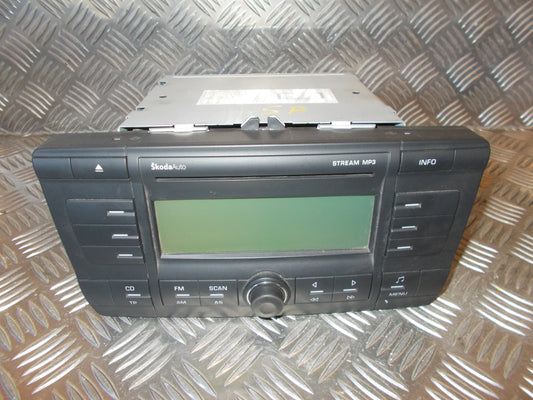 Skoda Octavia Radio M/Cd Med OEM Nr. 1Z0035161C Fra Skoda Ophugger