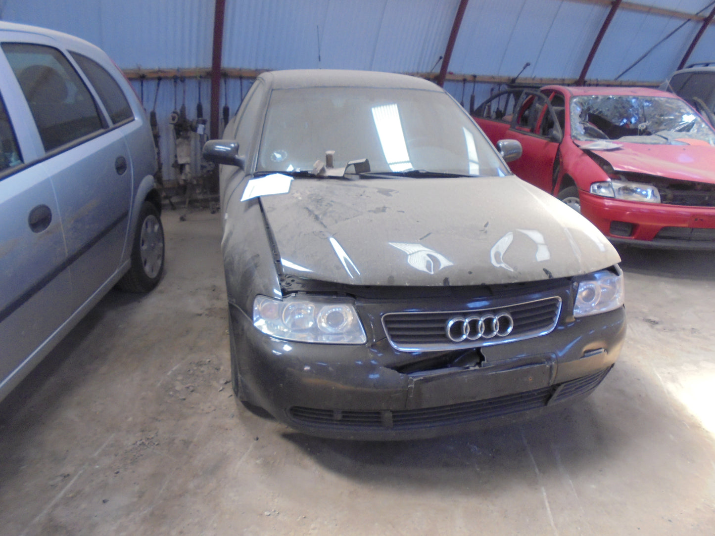 Audi A3 8L Pluk-Selv-Bil Med OEM Nr. WAUZZZ8L23A022609 Fra Audi Ophugger