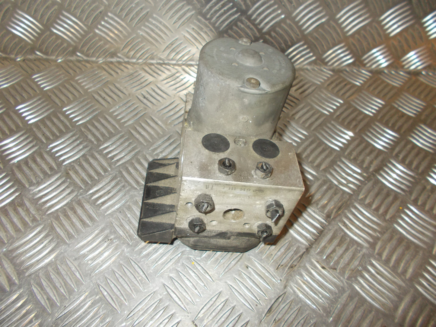 VW Passat 3B ABS Pumpe Med OEM Nr. 8E0614111T Fra VW Ophugger