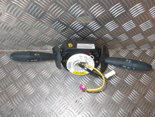 Ford Ka Kontakt Combi Med OEM Nr. 07355593080 Fra Ford Ophugger