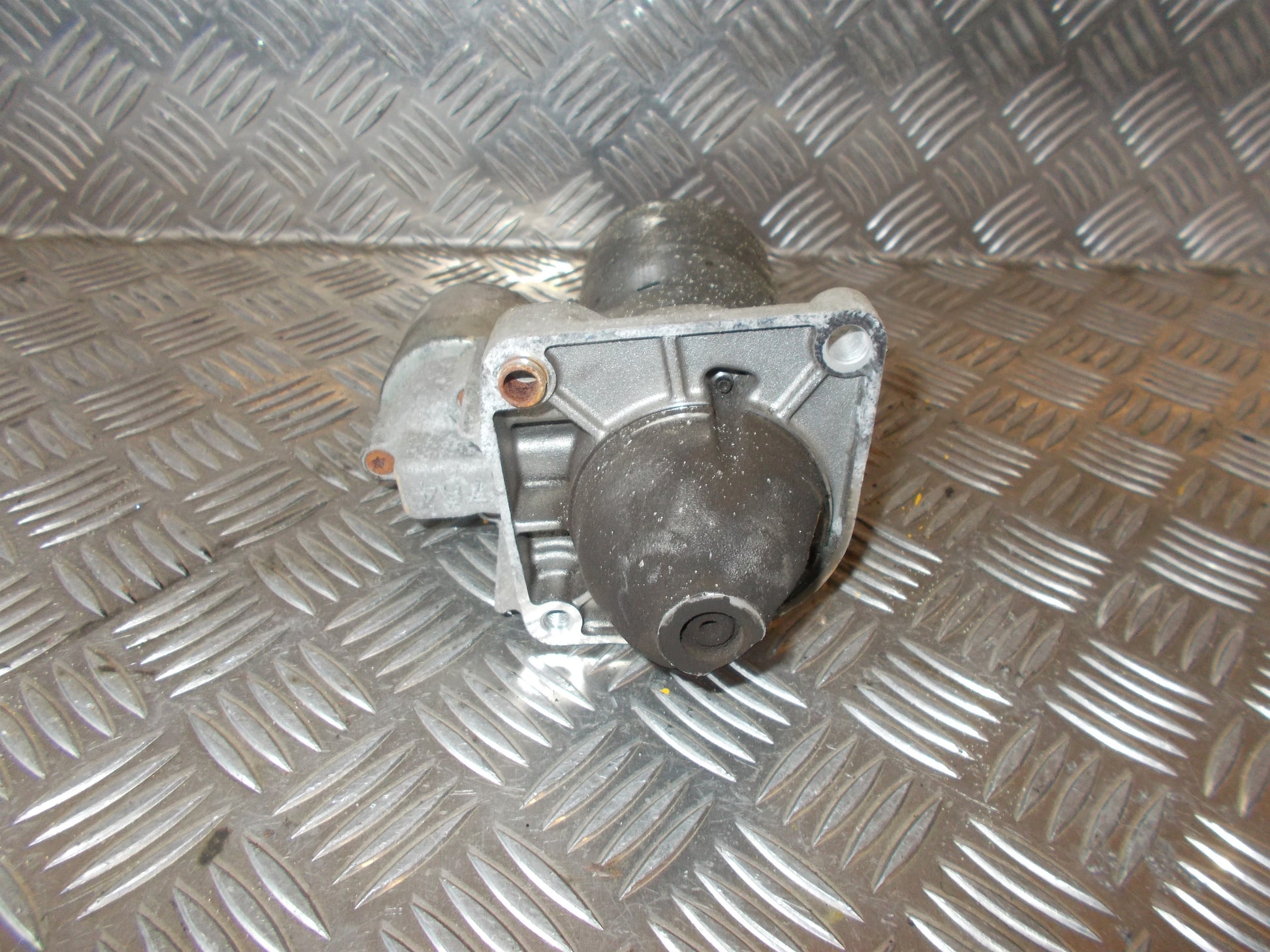 Ford Ka Starter Med OEM Nr. 0001137012 Fra Ford Ophugger