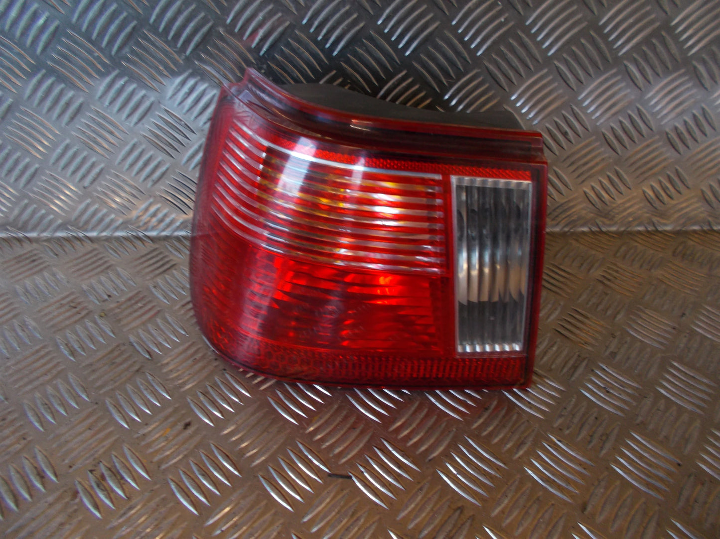 Seat Ibiza 6K2 Baglygte Med OEM Nr. Ophugger Fra Seat Ophugger