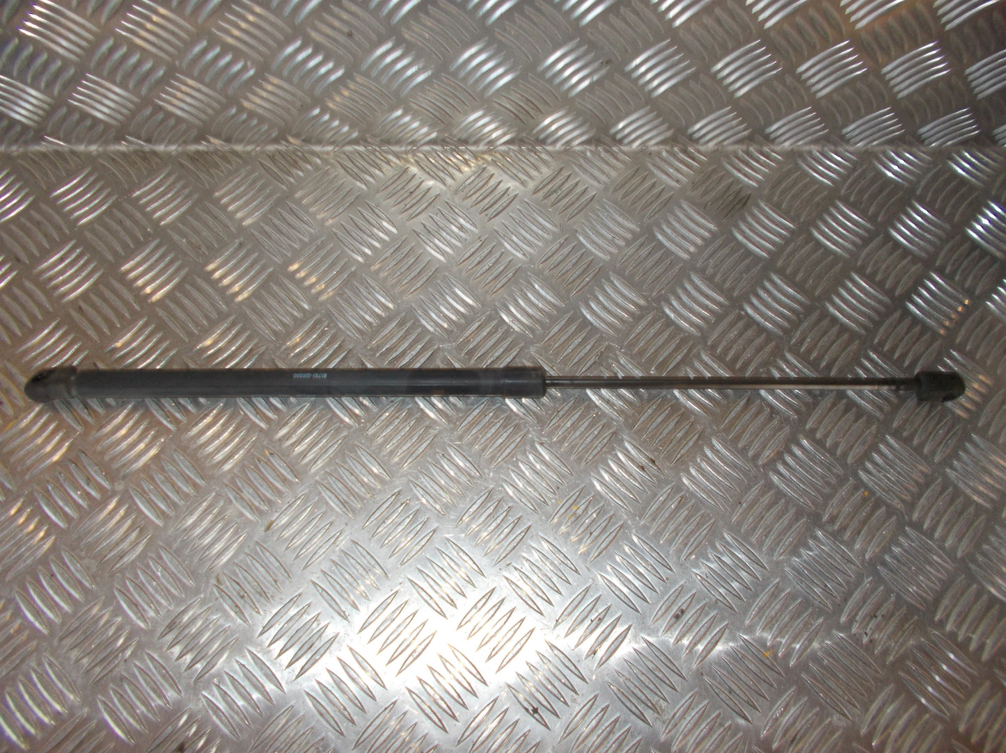 Hyundai I30 Tm Bagklapsdæmper Med OEM Nr. 817712R000 Fra Hyundai Ophugger