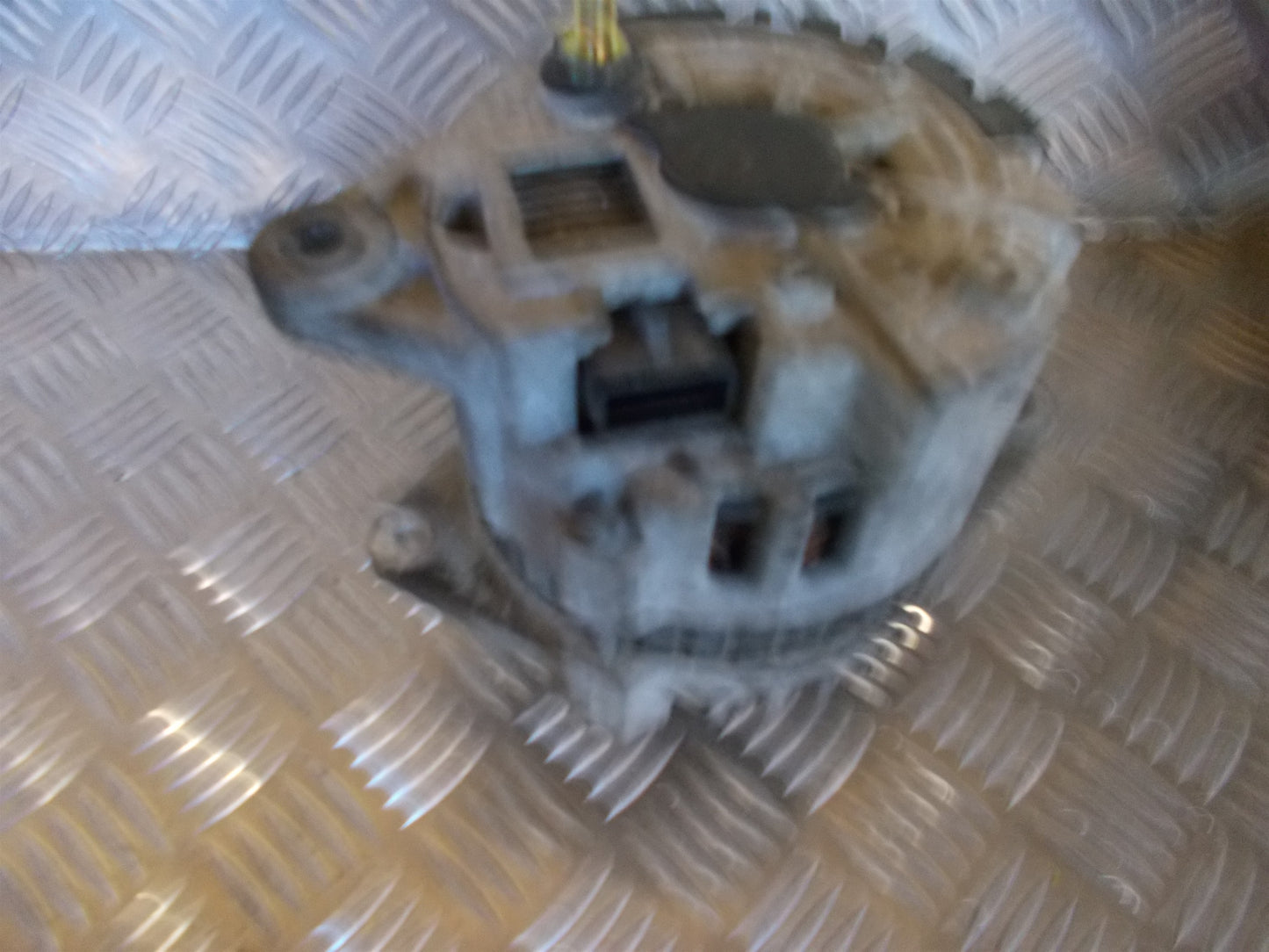 Chevrolet Tacuma Generator Med OEM Nr. Ophugger Fra Chevrolet Ophugger