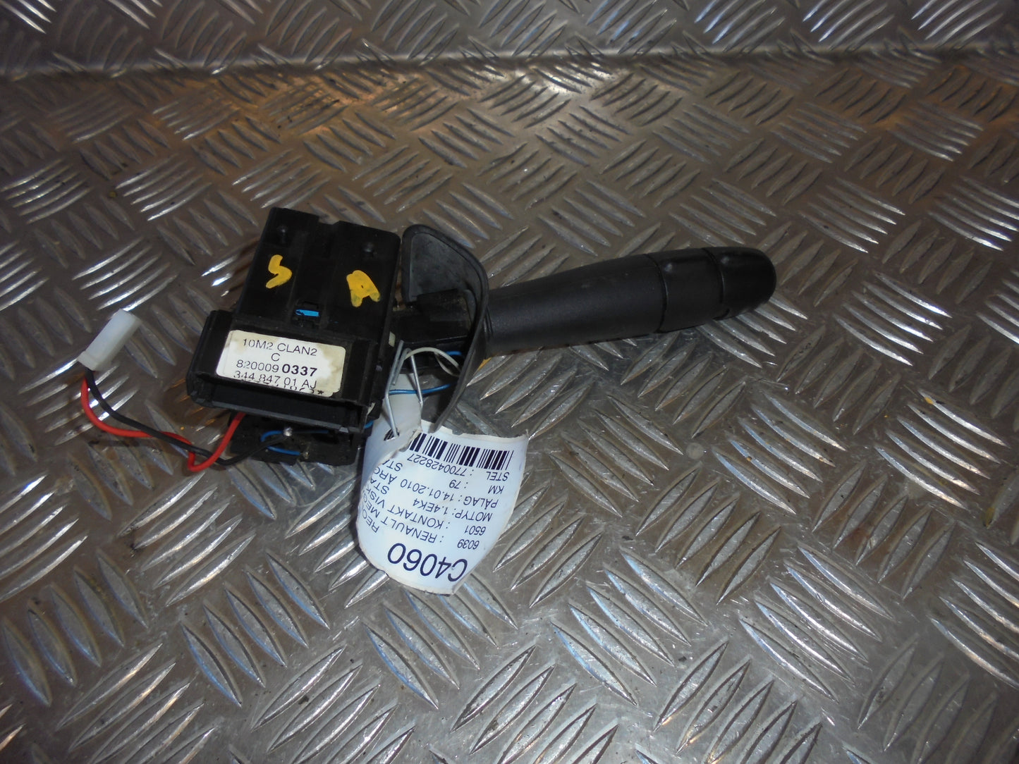 Renault Megane Kontakt Blink Med OEM Nr. 820090337 Fra Renault Ophugger