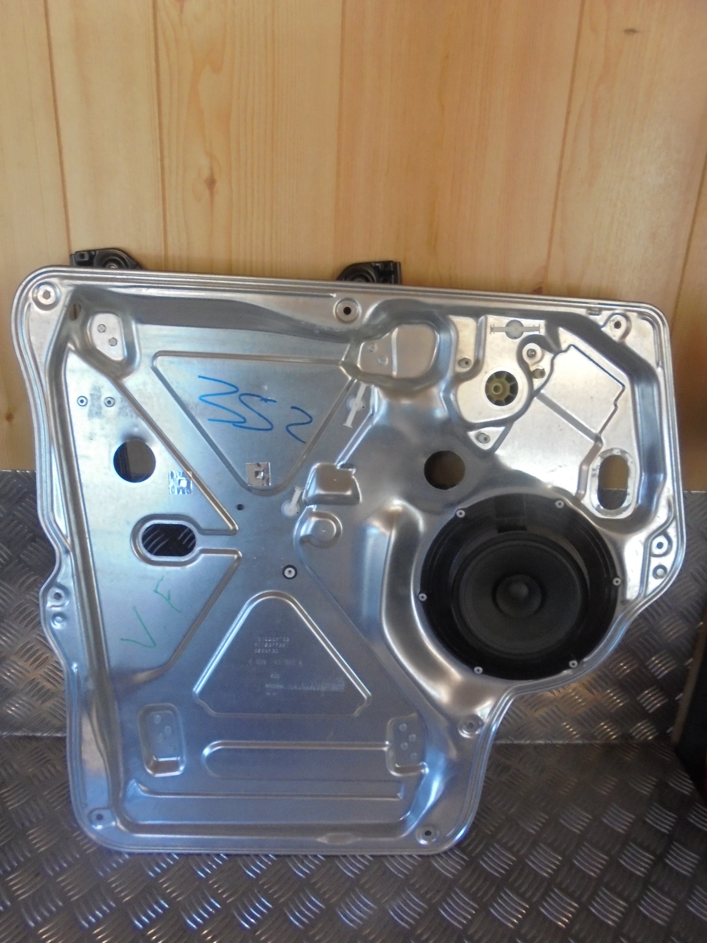 VW Golf 6 1K Rudemotor - Rudehejs Med OEM Nr. 7E1837729T Fra VW Ophugger