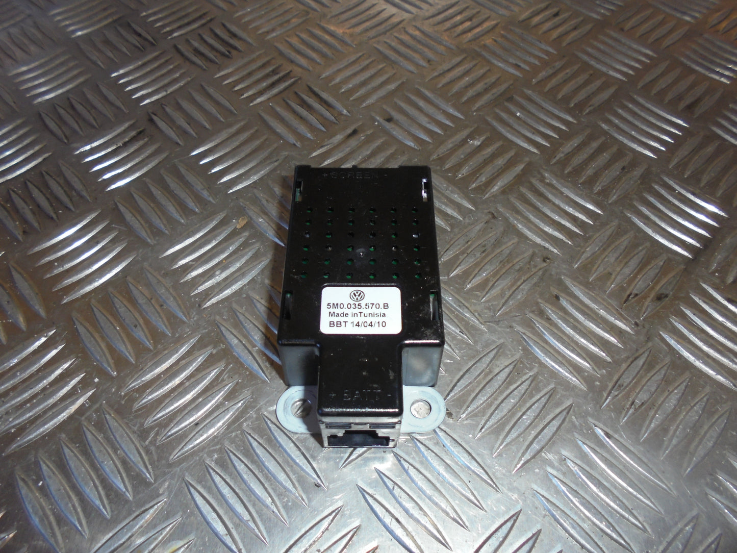 VW Golf 6 1K Antenneforstærker Med OEM Nr. 5M0035570B Fra VW Ophugger