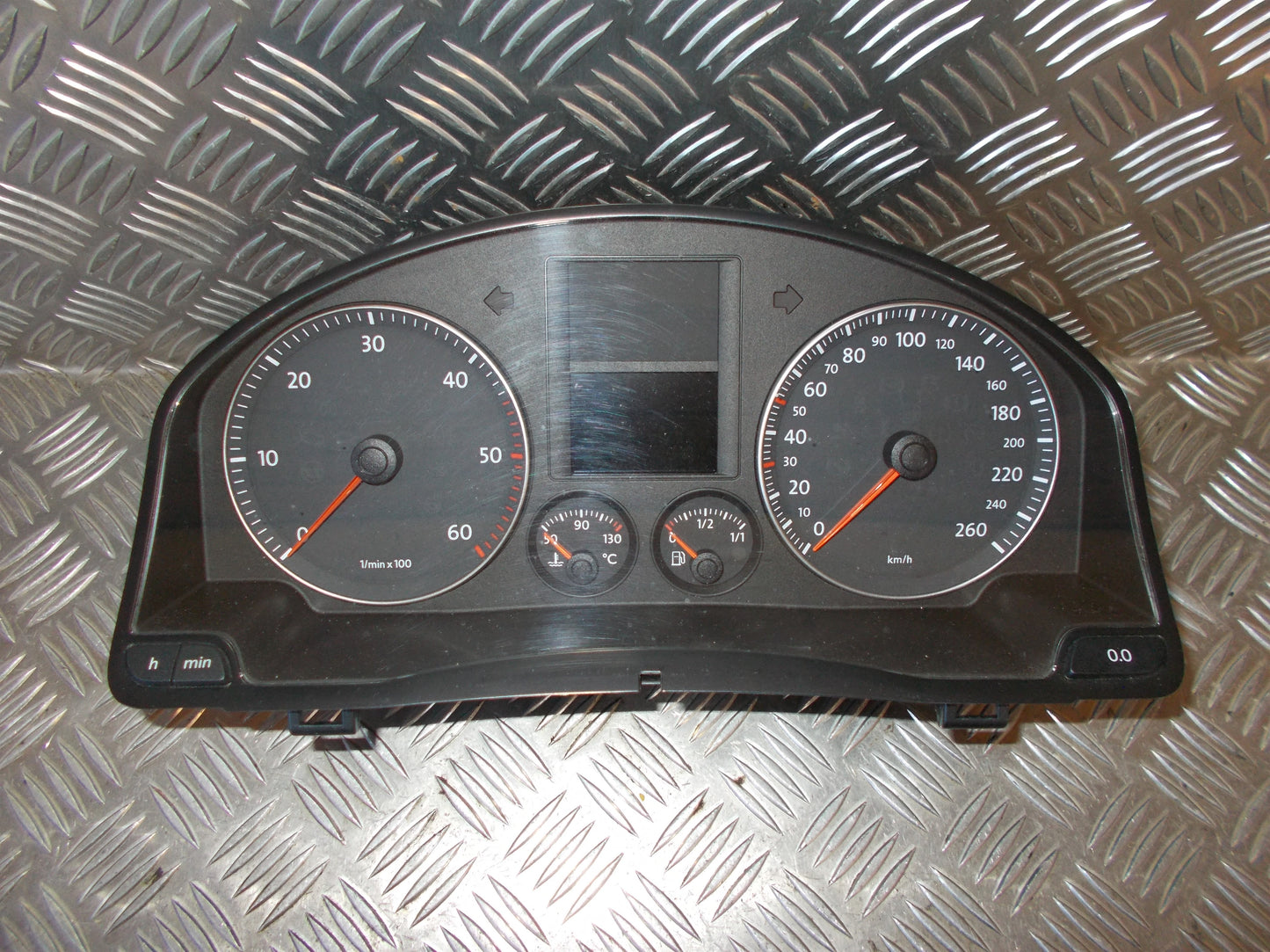 VW Golf 5 1K Speedometer - Instrument Med OEM Nr. 1K0920864BX Fra VW Ophugger