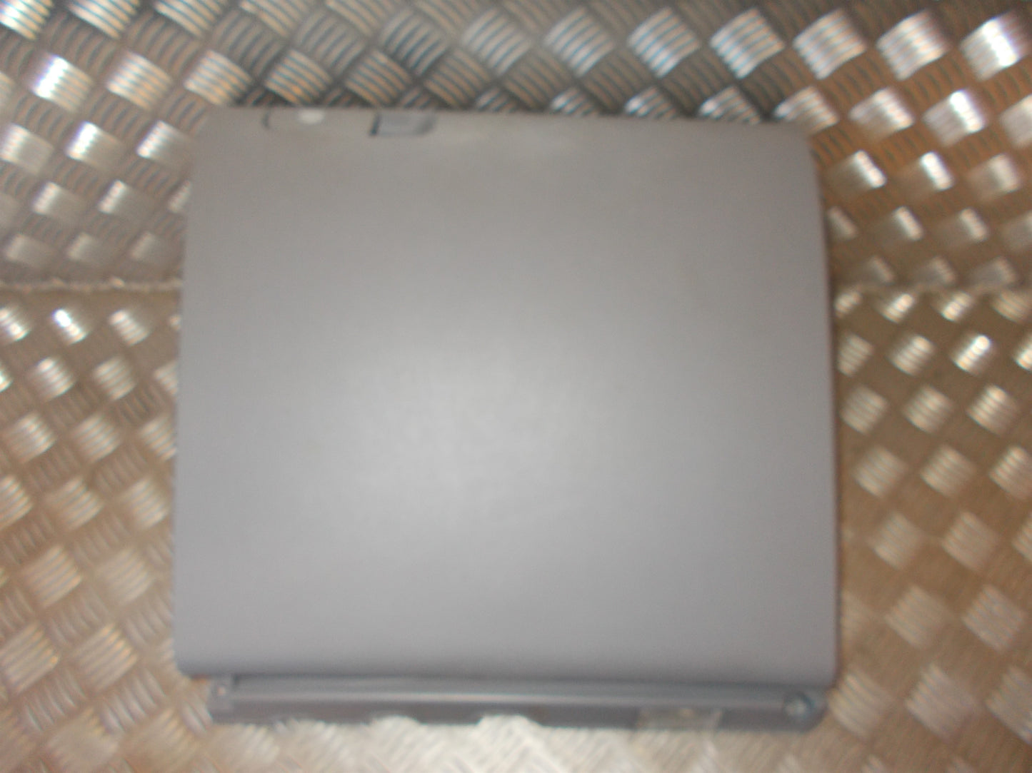 VW Golf 5 1K Handskerum Med OEM Nr. 5M1857097K Fra VW Ophugger