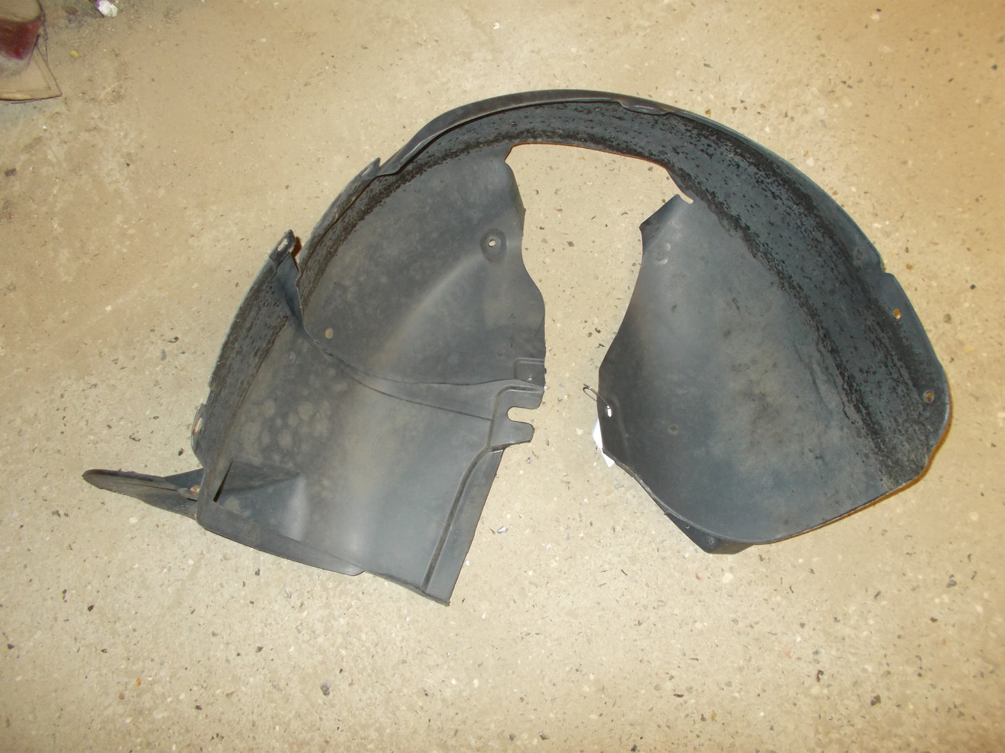 VW Golf 5 1K Inderskærm Med OEM Nr. 1K0805977B Fra VW Ophugger