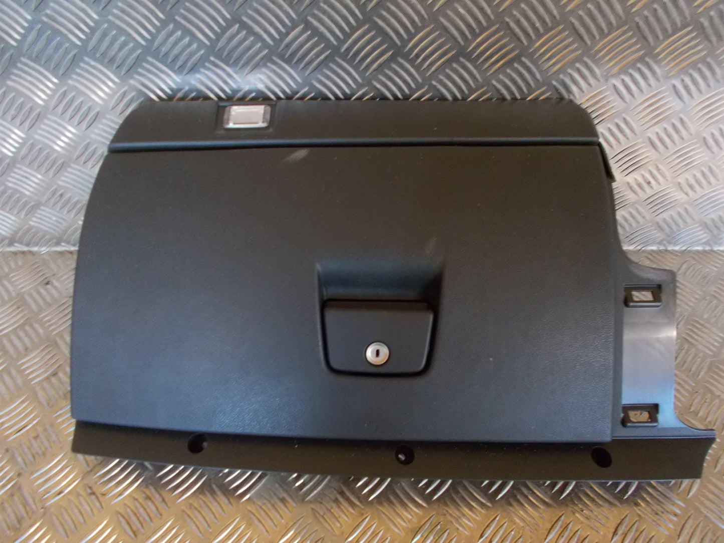 Volvo S40/V50 Handskerum Med OEM Nr. 39888609 Fra Volvo Ophugger