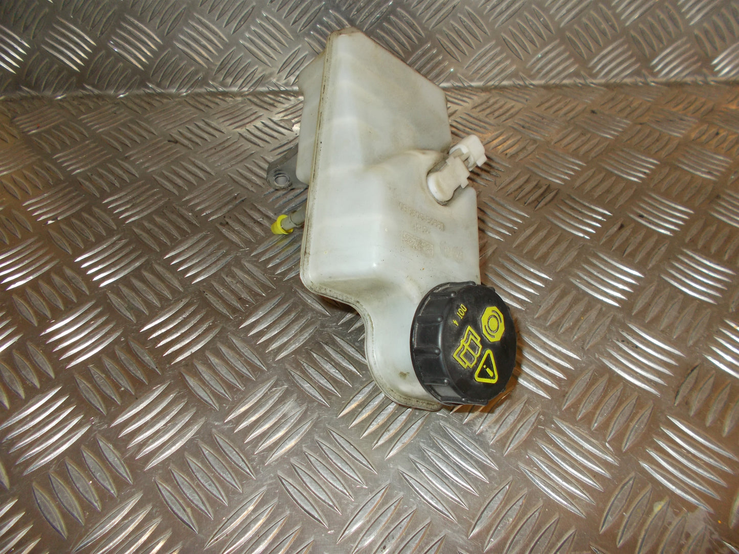 Volvo S40/V50 Bremsehovedcylinder Med OEM Nr. Ophugger Fra Volvo Ophugger