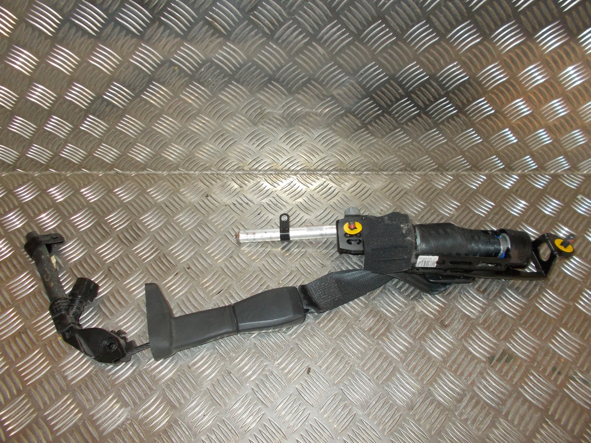 Volvo S40/V50 Sikkerhedsseler For Med OEM Nr. 8639693 Fra Volvo Ophugger