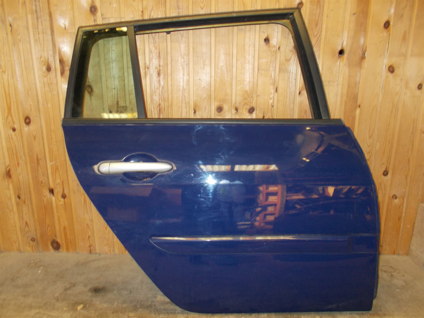 Renault Megane 2 Bagdør H Med OEM Nr. Ophugger Fra Renault Ophugger