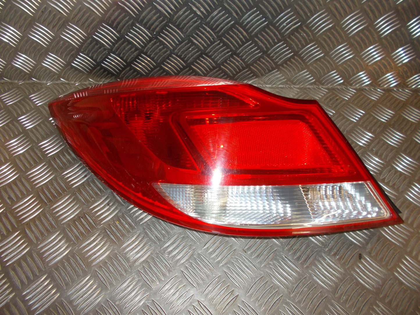 Opel Insignia A Baglygte Med OEM Nr. 13279623 Fra Opel Ophugger