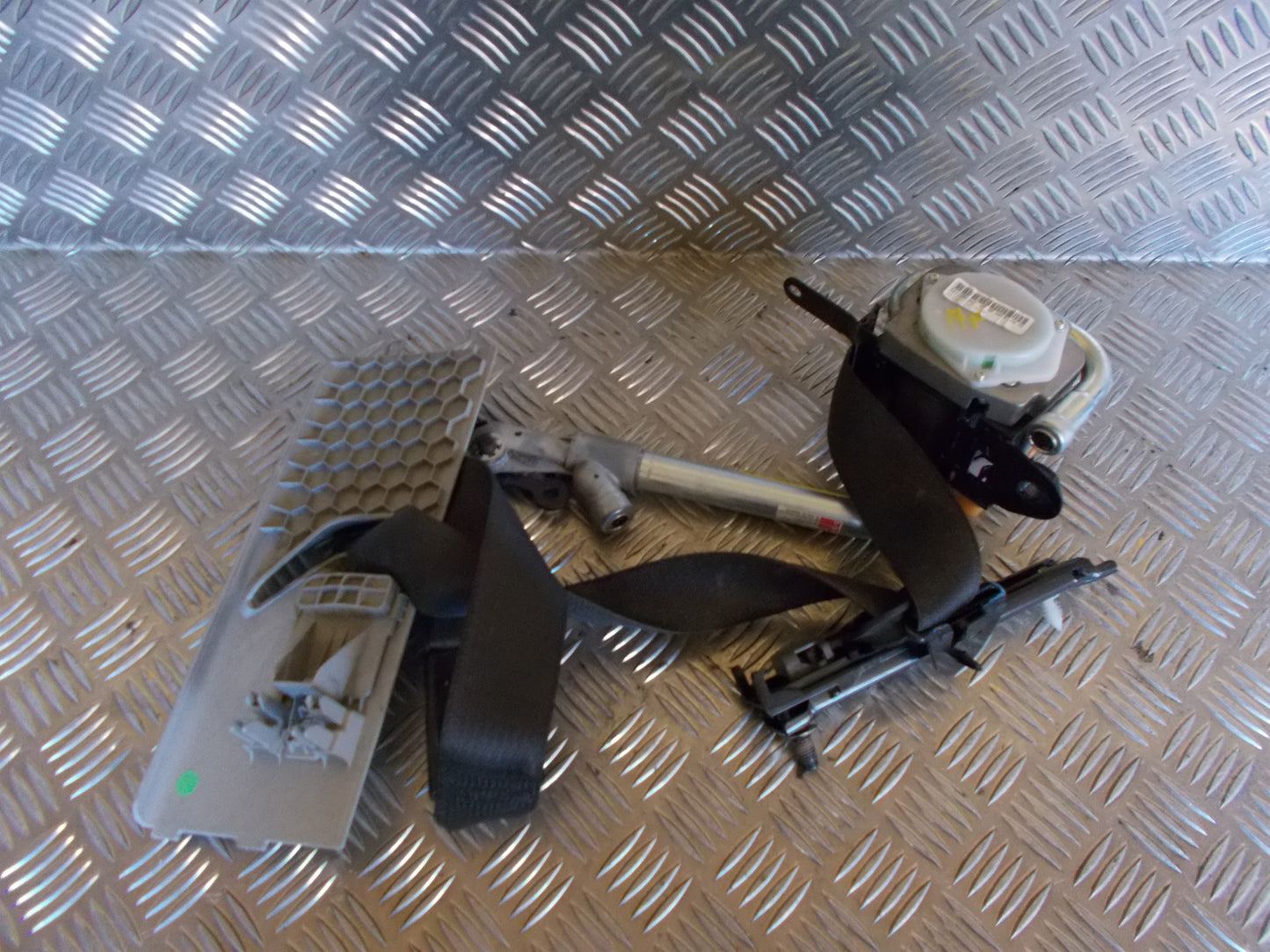 Opel Insignia A Sikkerhedsseler For Med OEM Nr. 12848367 Fra Opel Ophugger