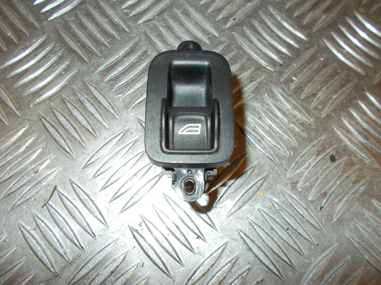 Volvo S40/V50 Kontakt Rudehejs Med OEM Nr. 30773217 Fra Volvo Ophugger