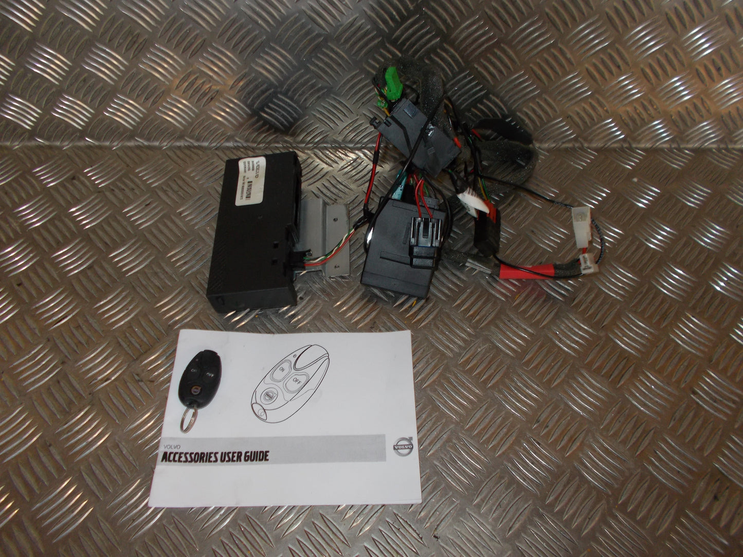 Volvo S40/V50 Fjernbetjening/Nøgle Med OEM Nr. 9499896 Fra Volvo Ophugger