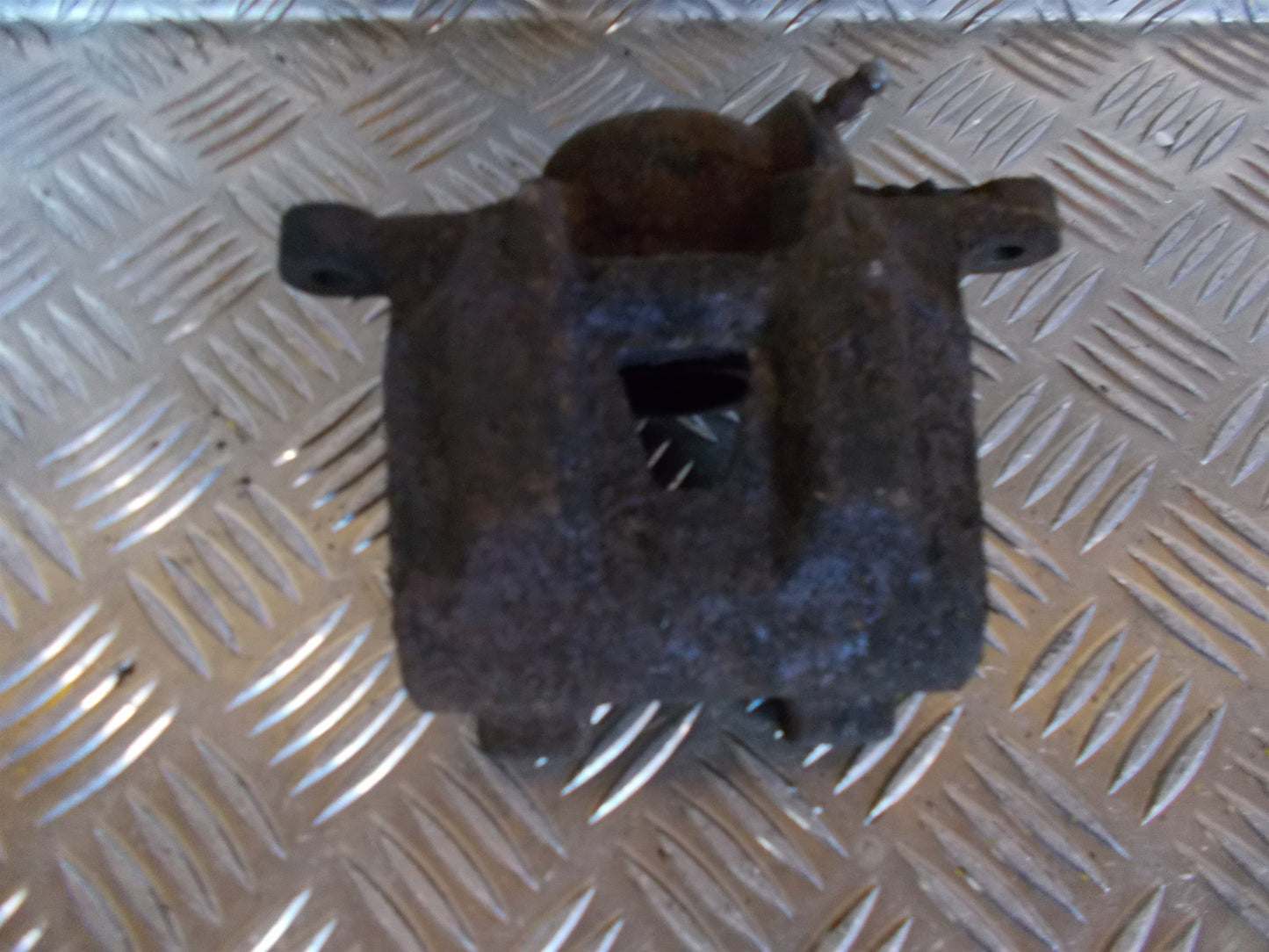 Toyota Avensis Verso Bremsekaliber Hb Med OEM Nr. Ophugger Fra Toyota Ophugger