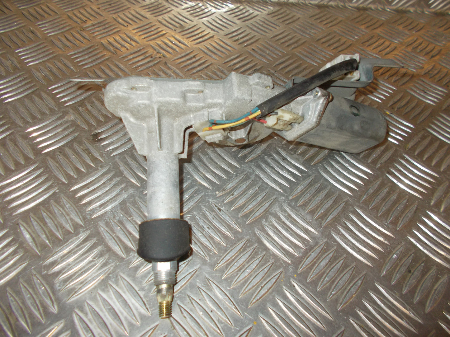 Opel Frontera B Bagrudevisker Motor Med OEM Nr. Ophugger Fra Opel Ophugger