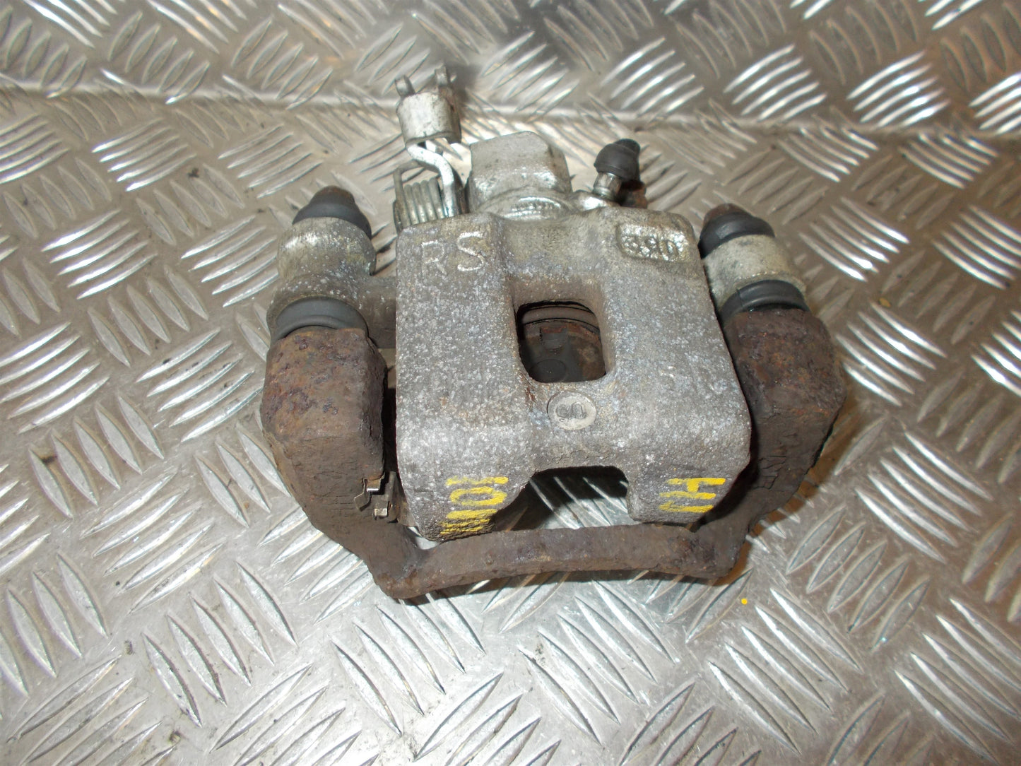 Kia Carens Bremsekaliber Hb Med OEM Nr. Ophugger Fra Kia Ophugger