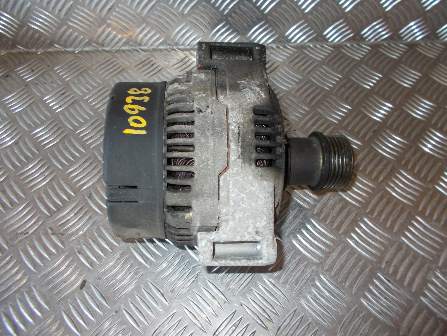 Saab 9‑3 Generator Med OEM Nr. 0123510096 Fra Saab Ophugger