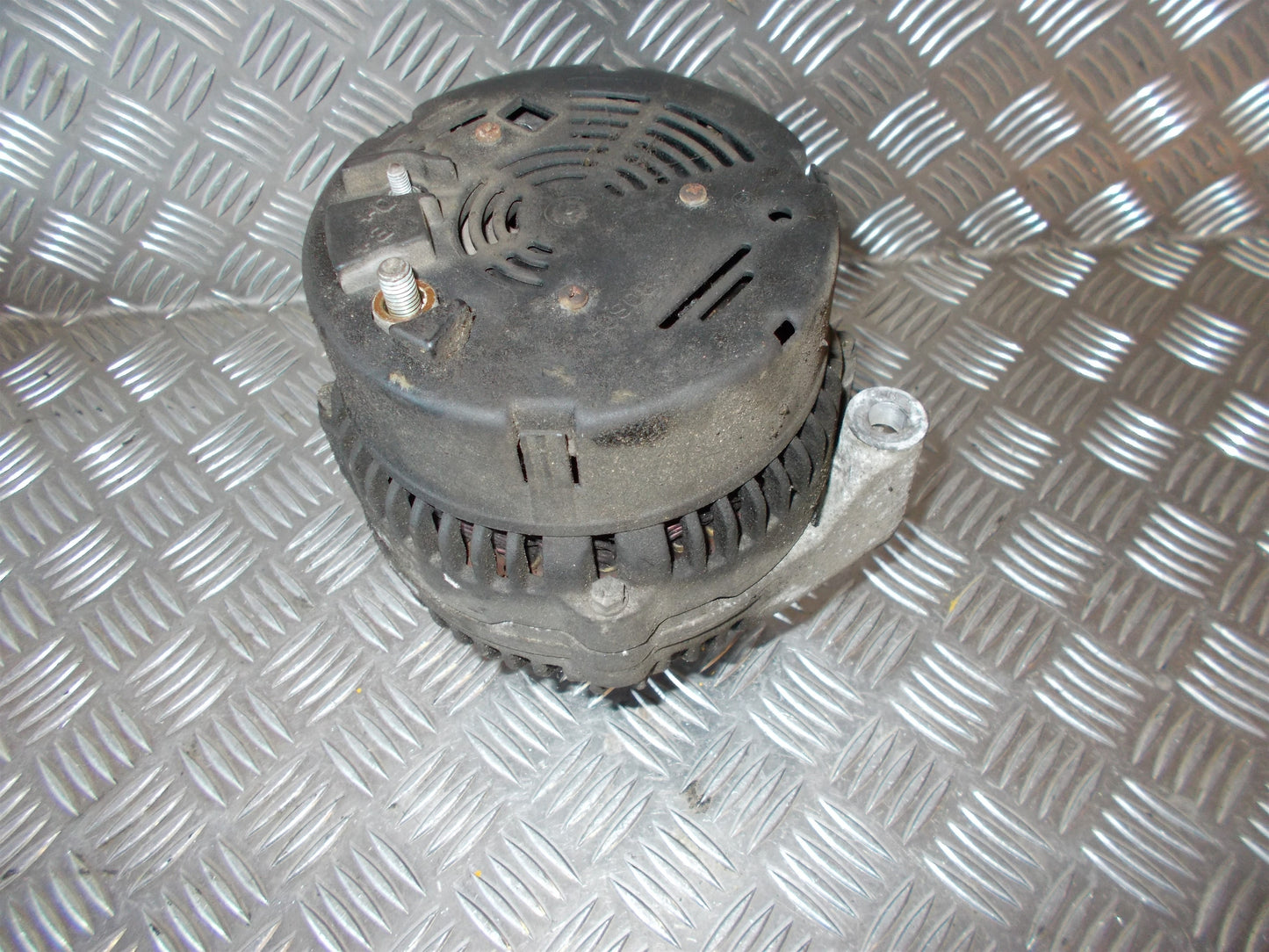 Saab 9‑3 Generator Med OEM Nr. 0123510096 Fra Saab Ophugger