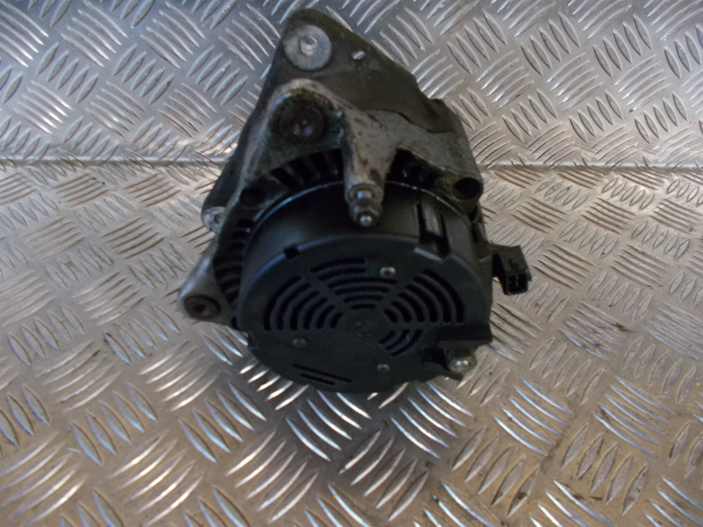 VW Golf 4 1J Generator Med OEM Nr. 0986040870 Fra VW Ophugger