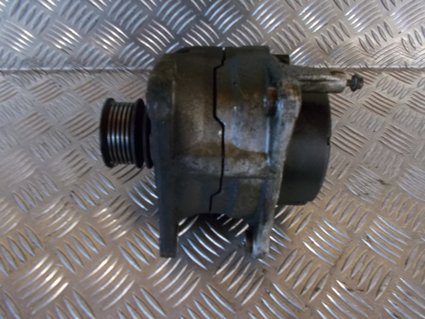 VW Golf 4 1J Generator Med OEM Nr. 0986040870 Fra VW Ophugger