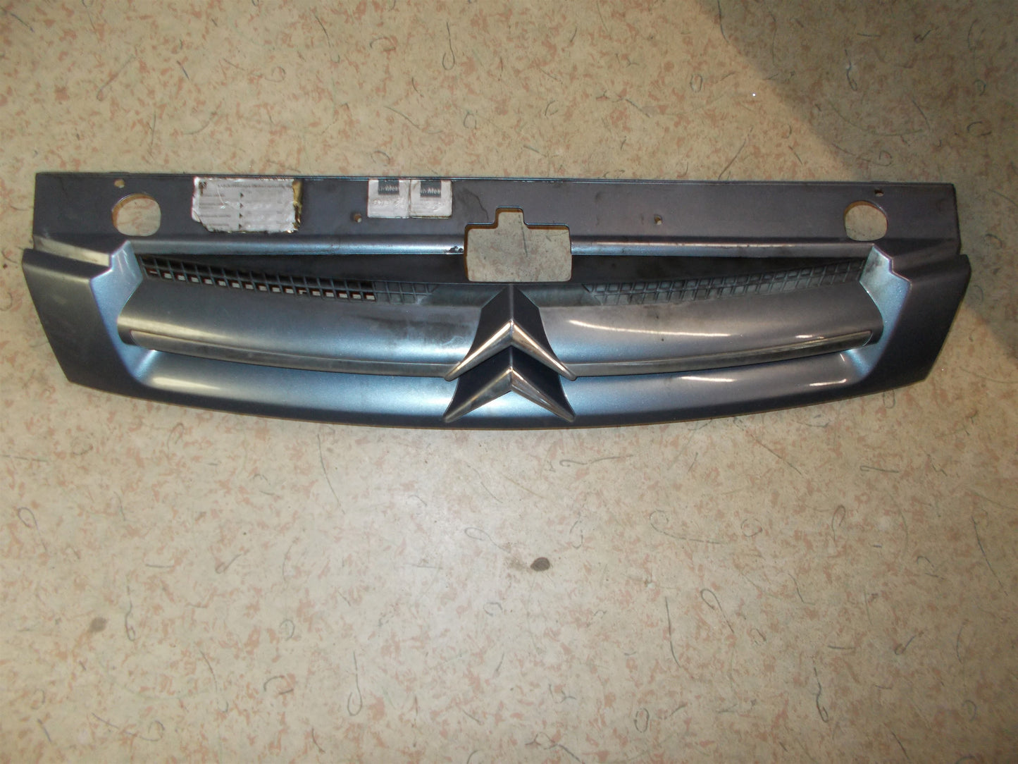 Citroen Berlingo Frontgitter Med OEM Nr. Ophugger Fra Citroen Ophugger